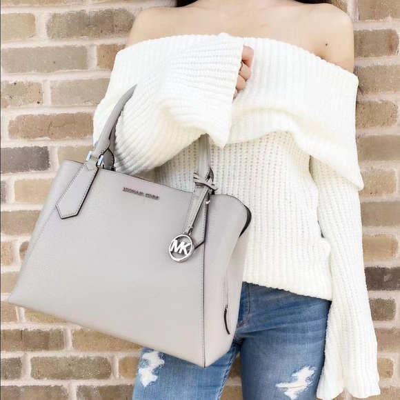 SALE‼️‼️ Michael Kors Satchel &Crossbody - Picture 2 of 3